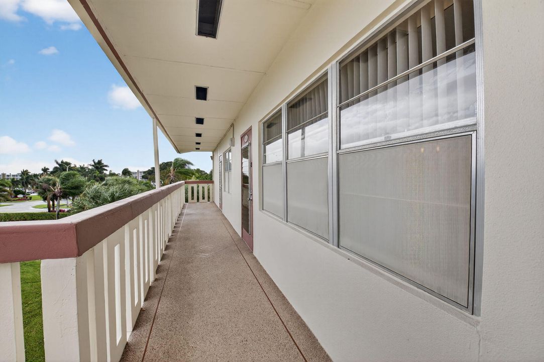 For Sale: $80,000 (1 beds, 1 baths, 720 Square Feet)