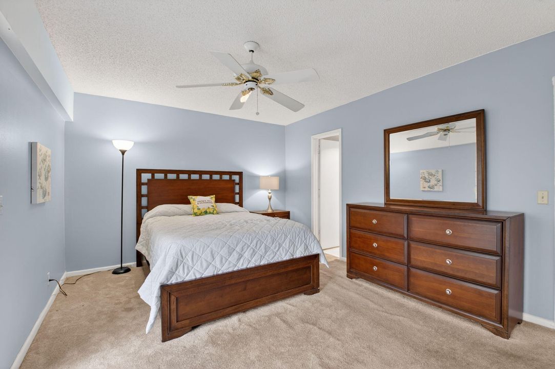 For Sale: $80,000 (1 beds, 1 baths, 720 Square Feet)