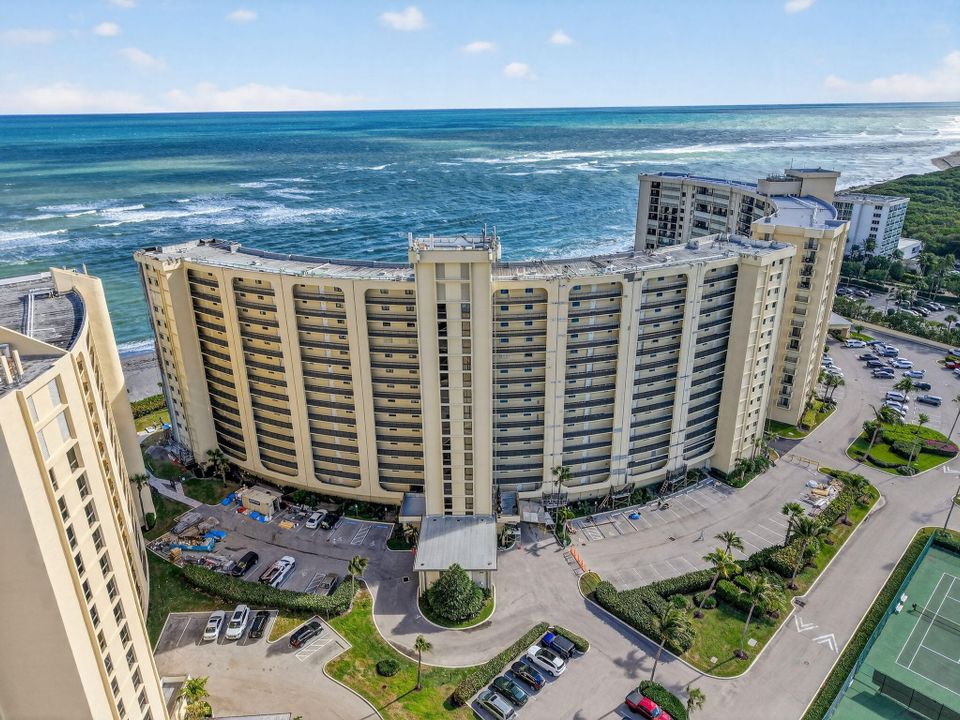 For Sale: $925,000 (2 beds, 2 baths, 1270 Square Feet)