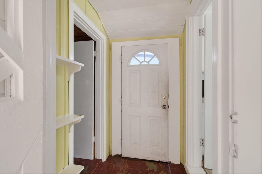 На продажу: $399,000 (2 спален, 1 ванн, 941 Квадратных фут)