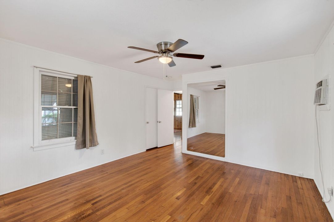 На продажу: $399,000 (2 спален, 1 ванн, 941 Квадратных фут)