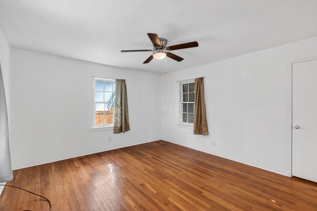 На продажу: $399,000 (2 спален, 1 ванн, 941 Квадратных фут)