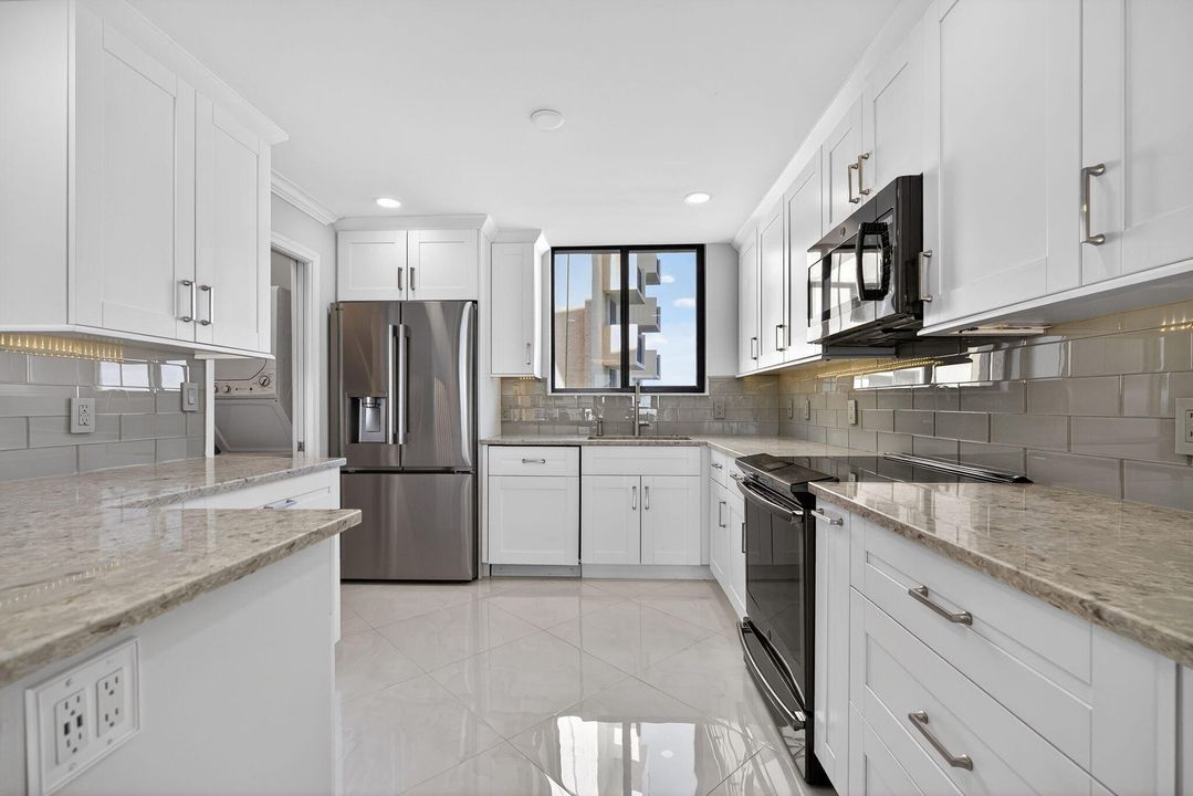 For Sale: $925,000 (2 beds, 2 baths, 1270 Square Feet)