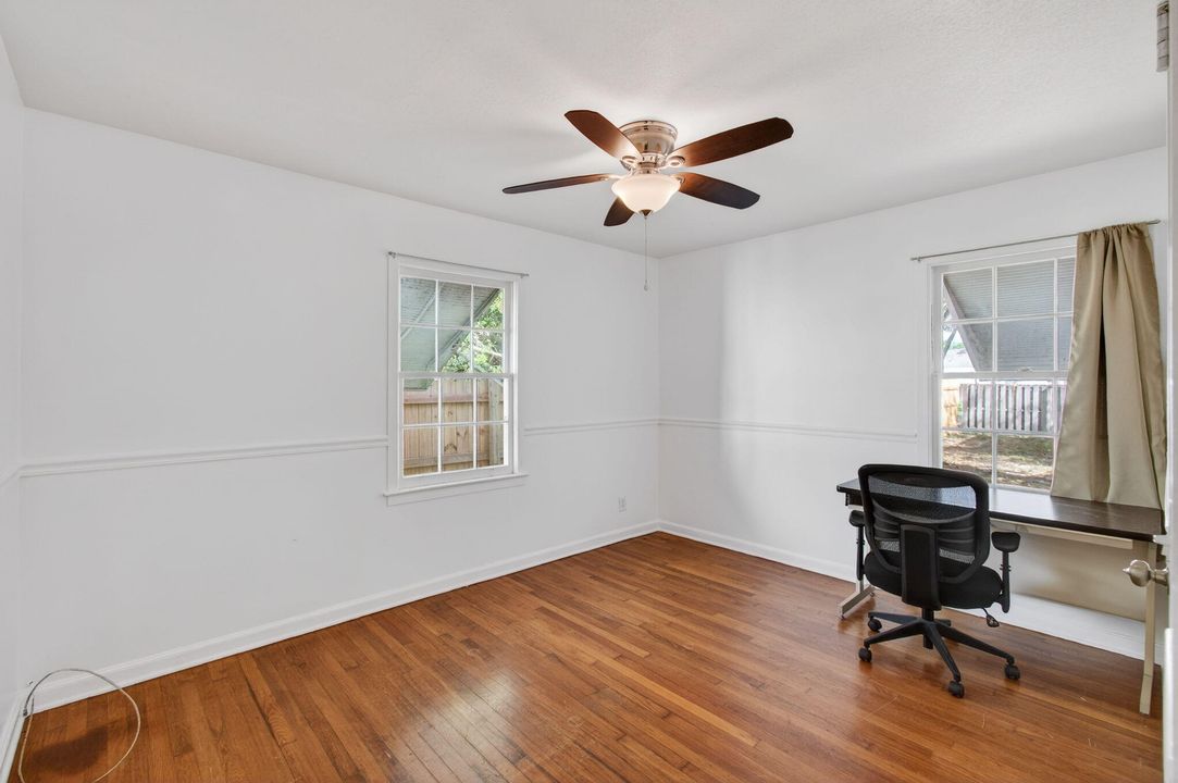 На продажу: $399,000 (2 спален, 1 ванн, 941 Квадратных фут)