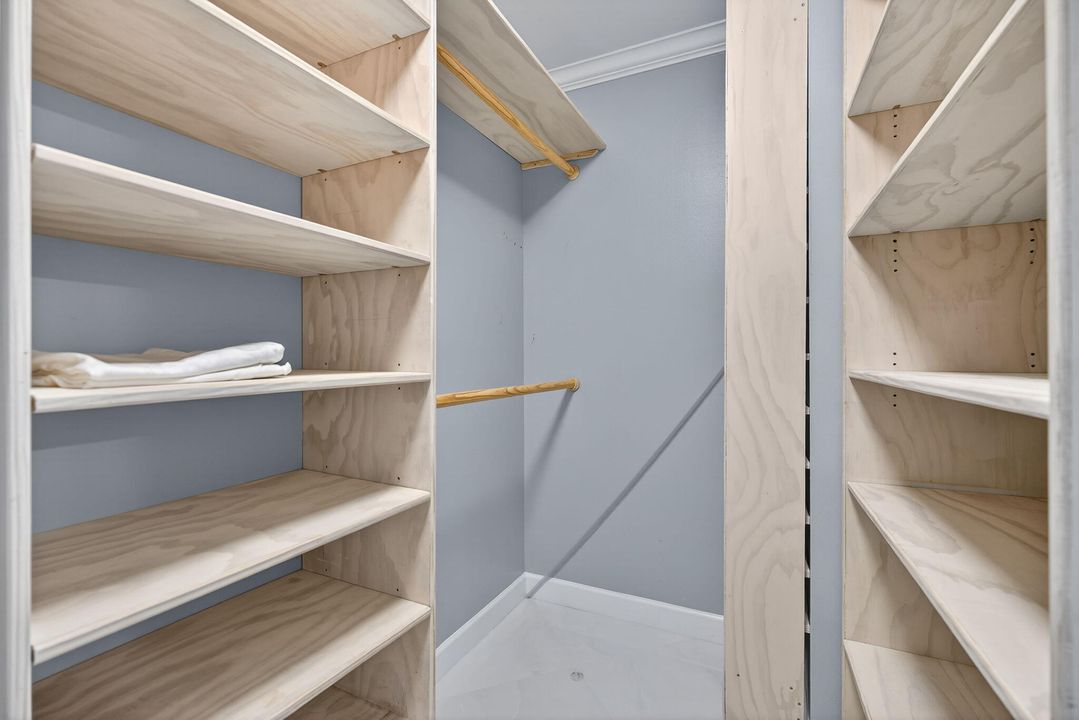 For Sale: $925,000 (2 beds, 2 baths, 1270 Square Feet)