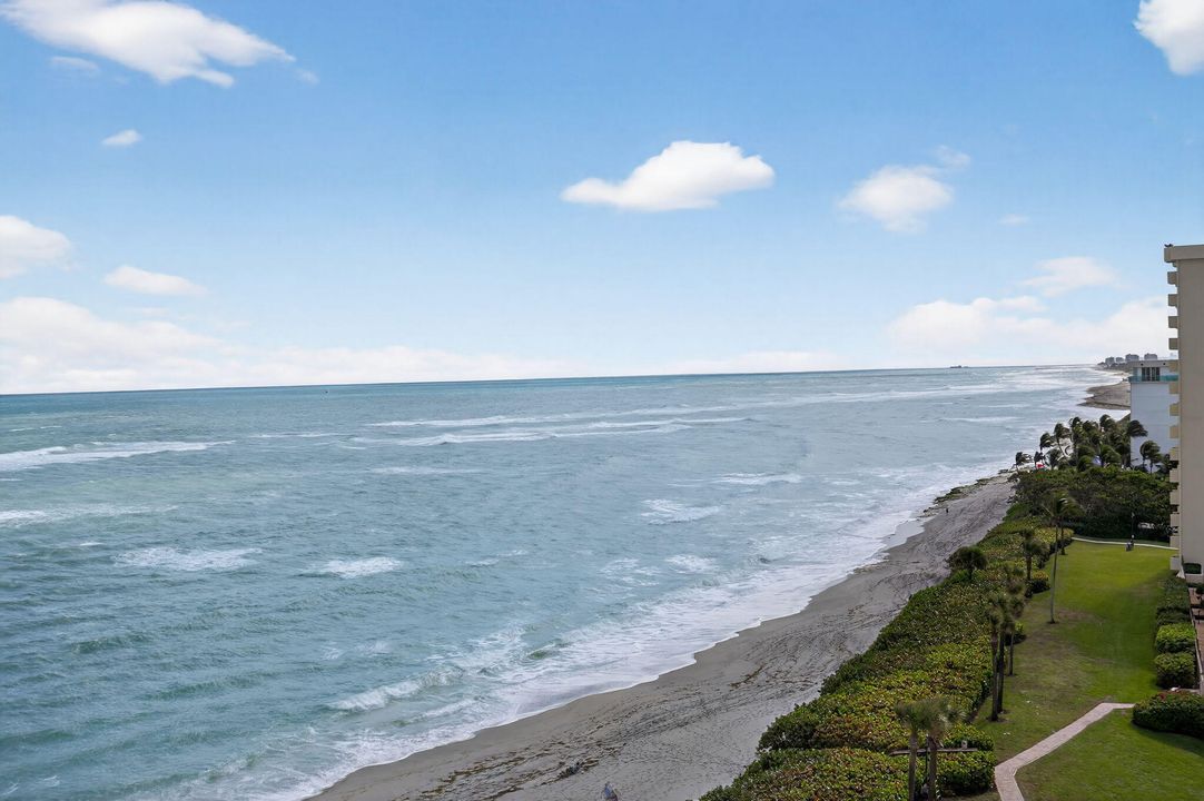 For Sale: $925,000 (2 beds, 2 baths, 1270 Square Feet)