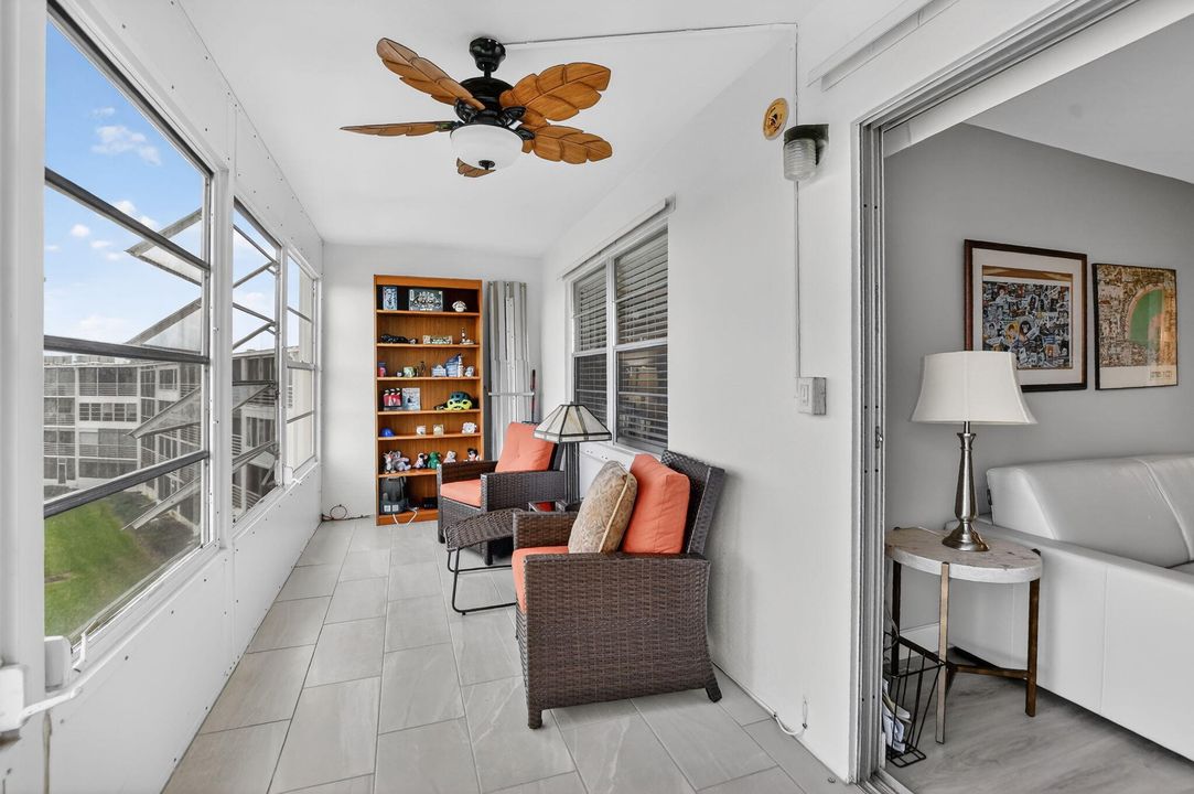 For Sale: $160,000 (2 beds, 1 baths, 880 Square Feet)