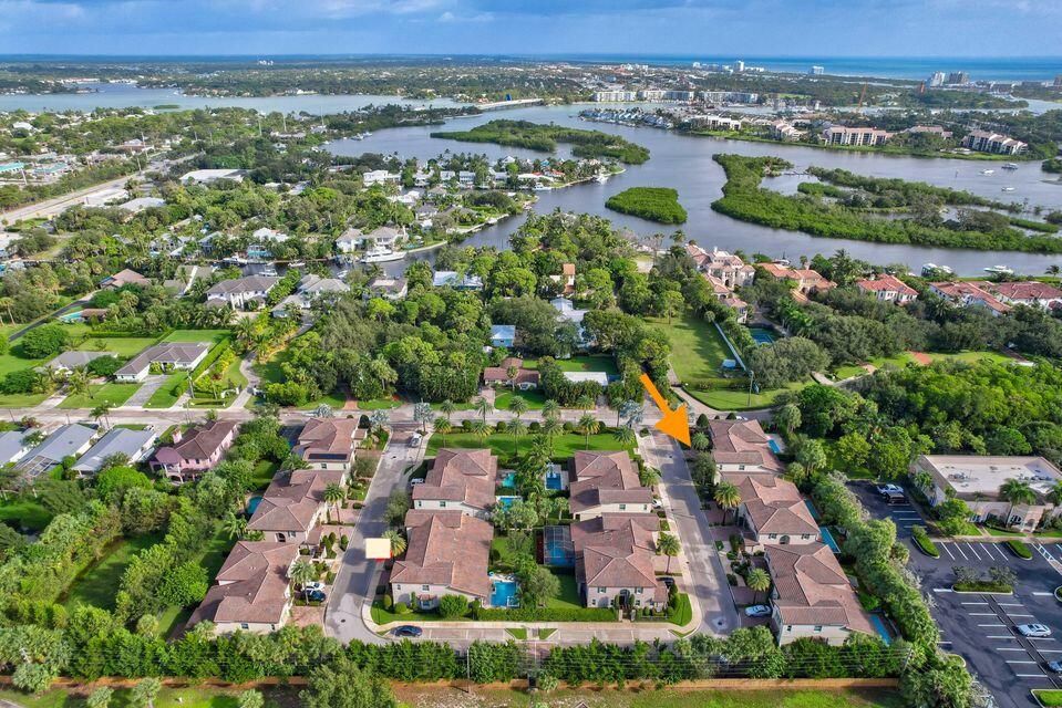 For Rent: $4,700 (3 beds, 2 baths, 2264 Square Feet)