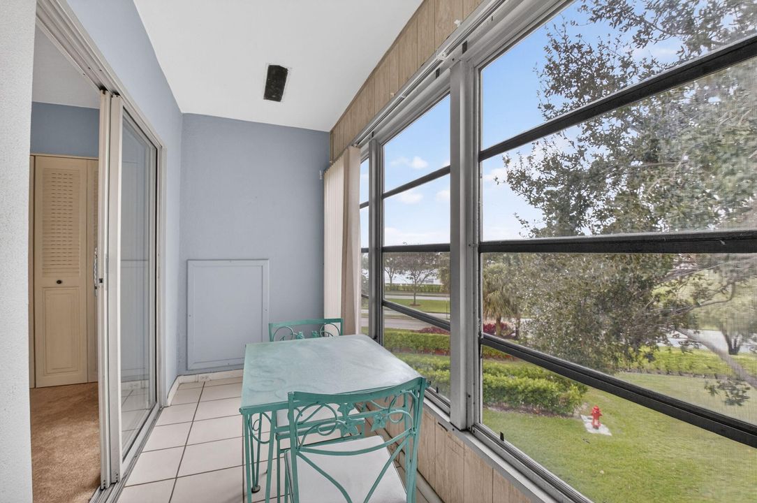 For Sale: $80,000 (1 beds, 1 baths, 720 Square Feet)