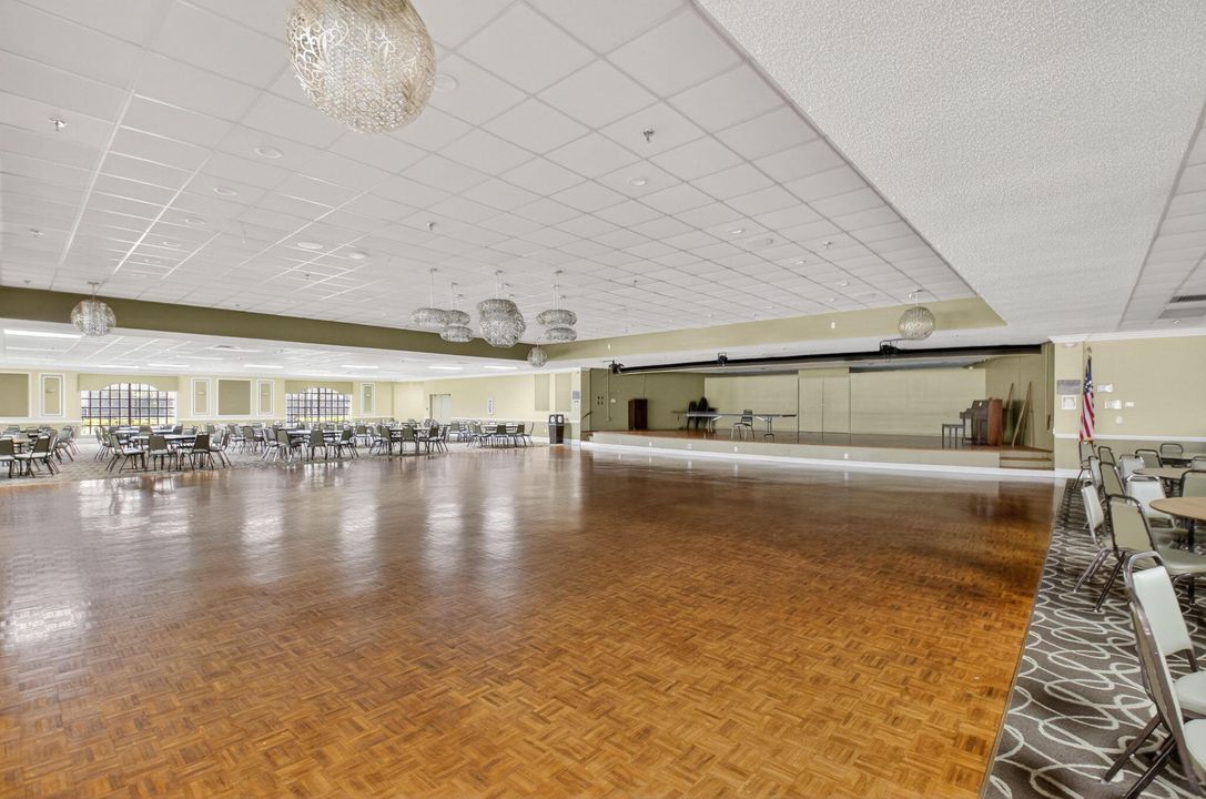 For Sale: $80,000 (1 beds, 1 baths, 720 Square Feet)