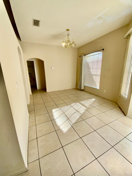 В аренду: $2,300 (3 спален, 2 ванн, 1808 Квадратных фут)