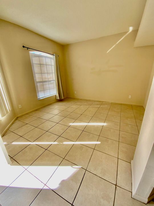 В аренду: $2,300 (3 спален, 2 ванн, 1808 Квадратных фут)