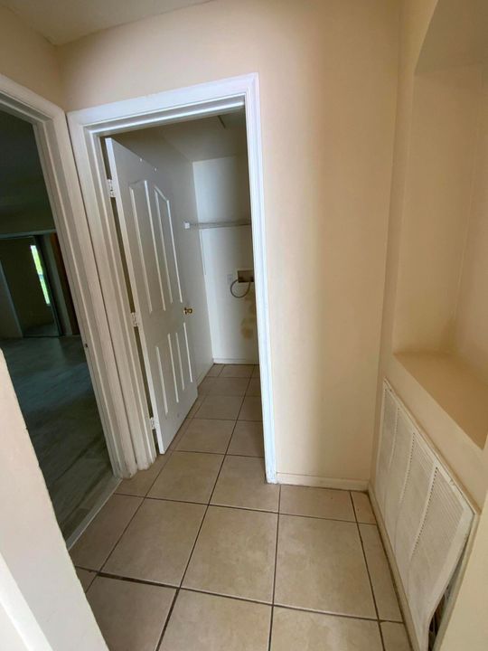 В аренду: $2,300 (3 спален, 2 ванн, 1808 Квадратных фут)