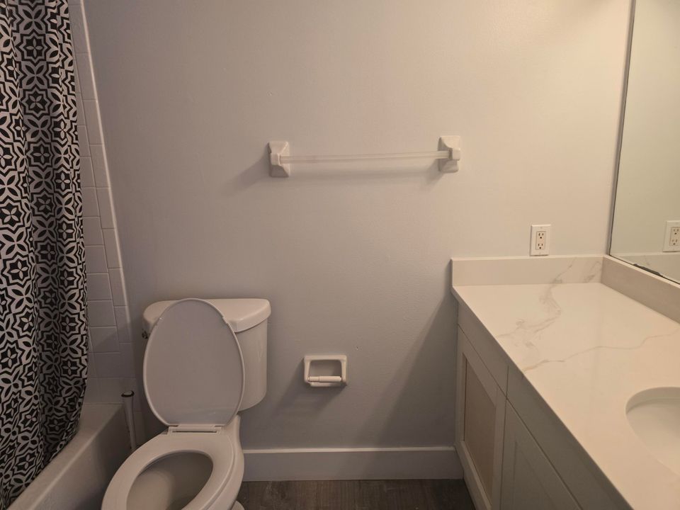 На продажу: $334,900 (2 спален, 2 ванн, 1313 Квадратных фут)