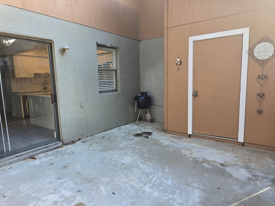 На продажу: $334,900 (2 спален, 2 ванн, 1313 Квадратных фут)