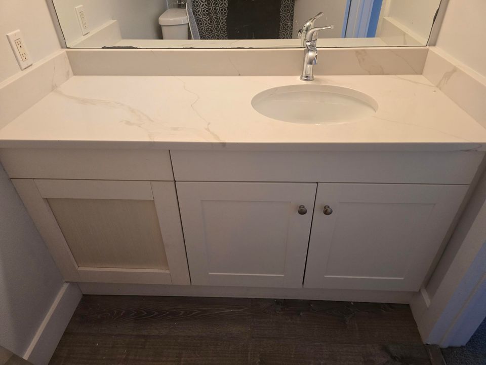 На продажу: $334,900 (2 спален, 2 ванн, 1313 Квадратных фут)