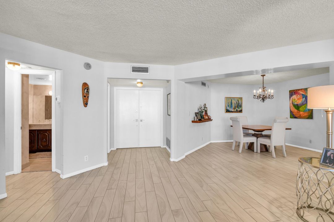 For Sale: $1,400,000 (2 beds, 2 baths, 1446 Square Feet)