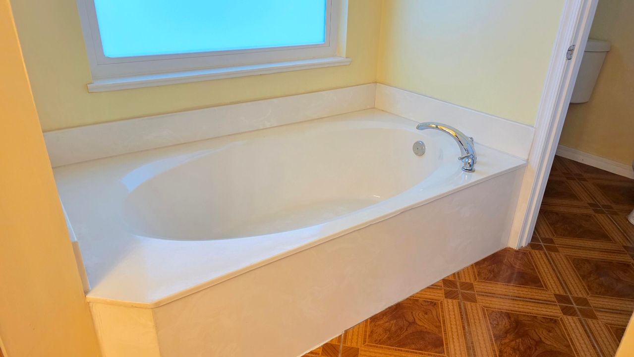 For Rent: $2,725 (4 beds, 3 baths, 2637 Square Feet)