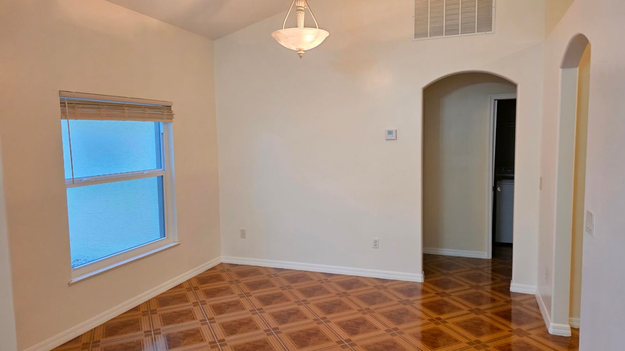 For Rent: $2,725 (4 beds, 3 baths, 2637 Square Feet)