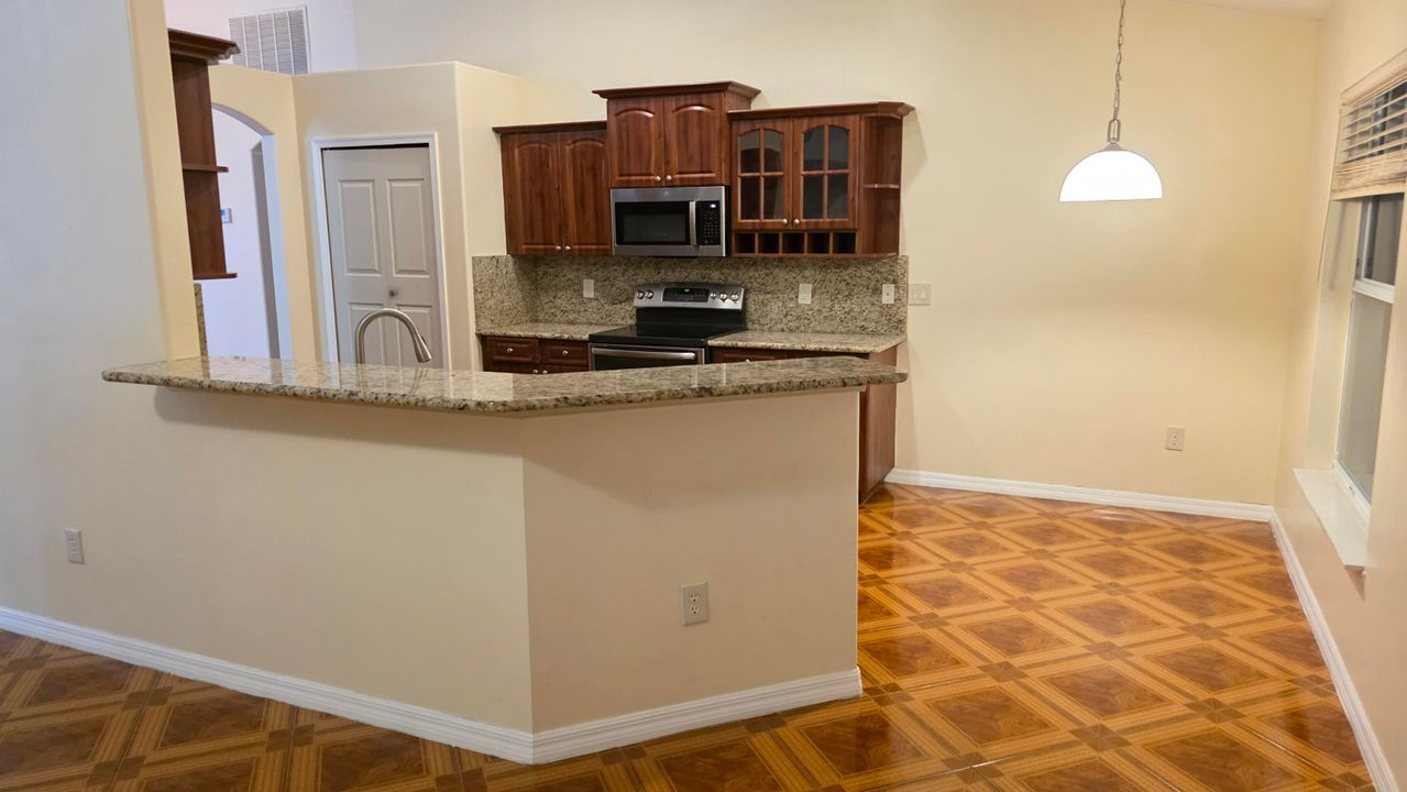 For Rent: $2,725 (4 beds, 3 baths, 2637 Square Feet)