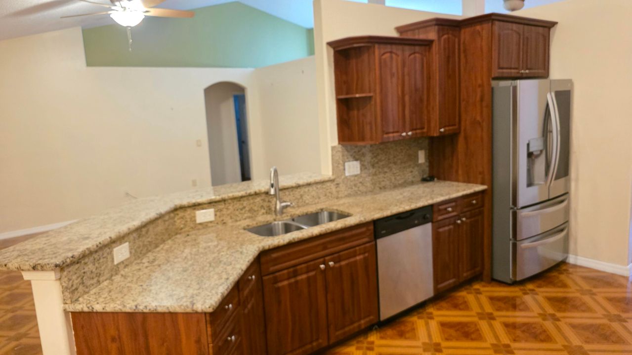 For Rent: $2,725 (4 beds, 3 baths, 2637 Square Feet)