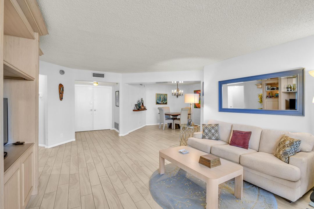 For Sale: $1,400,000 (2 beds, 2 baths, 1446 Square Feet)