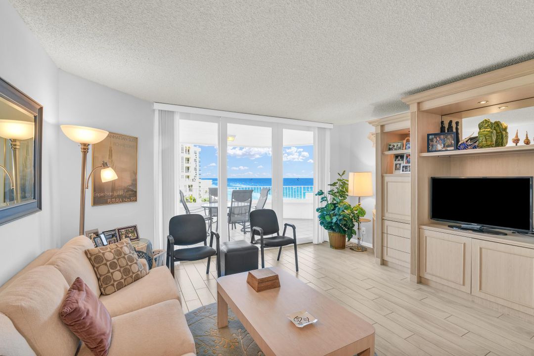 For Sale: $1,400,000 (2 beds, 2 baths, 1446 Square Feet)