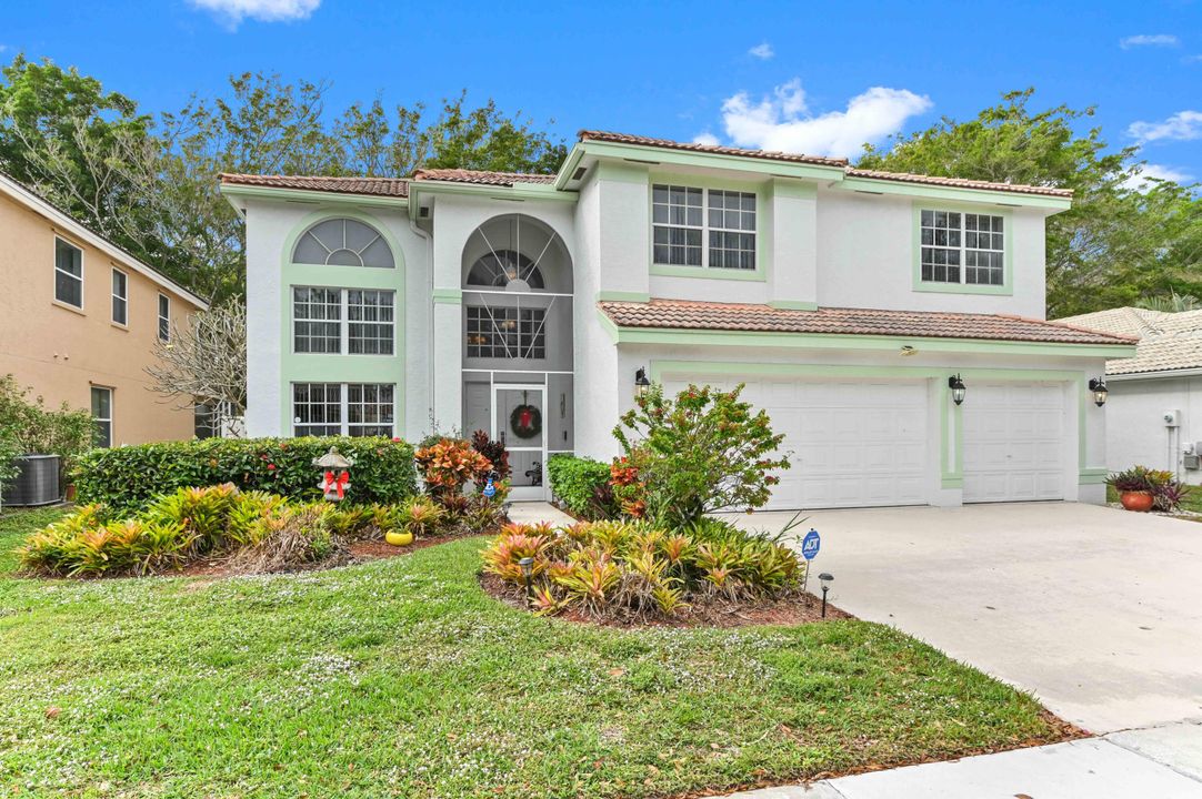 For Sale: $730,000 (5 beds, 3 baths, 3319 Square Feet)