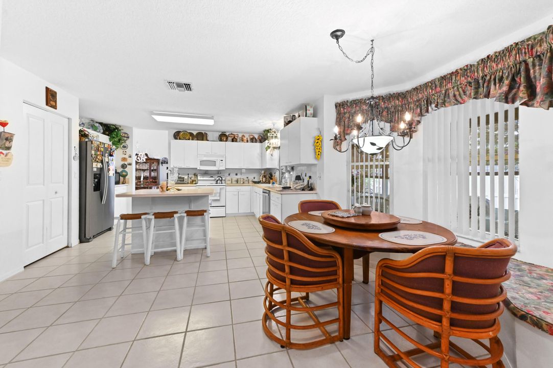 For Sale: $730,000 (5 beds, 3 baths, 3319 Square Feet)