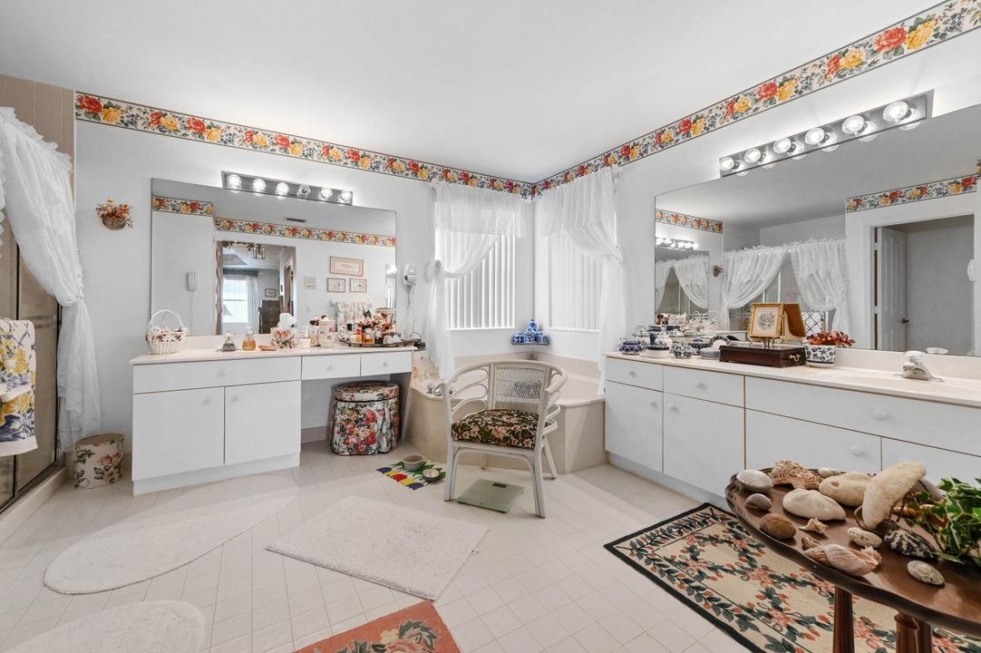 For Sale: $730,000 (5 beds, 3 baths, 3319 Square Feet)