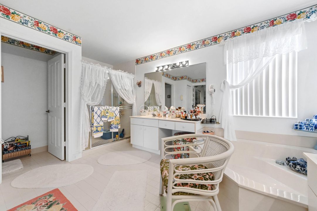 For Sale: $730,000 (5 beds, 3 baths, 3319 Square Feet)