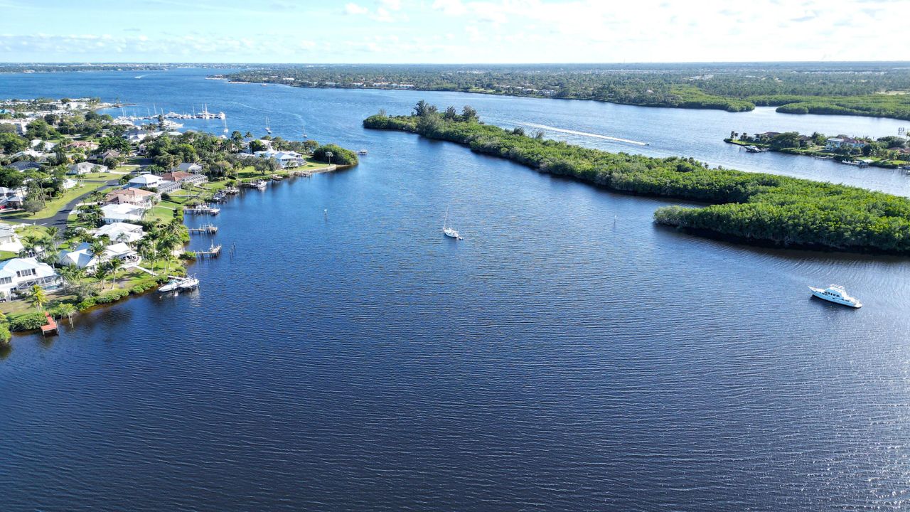 For Sale: $1,650,000 (3 beds, 3 baths, 2616 Square Feet)