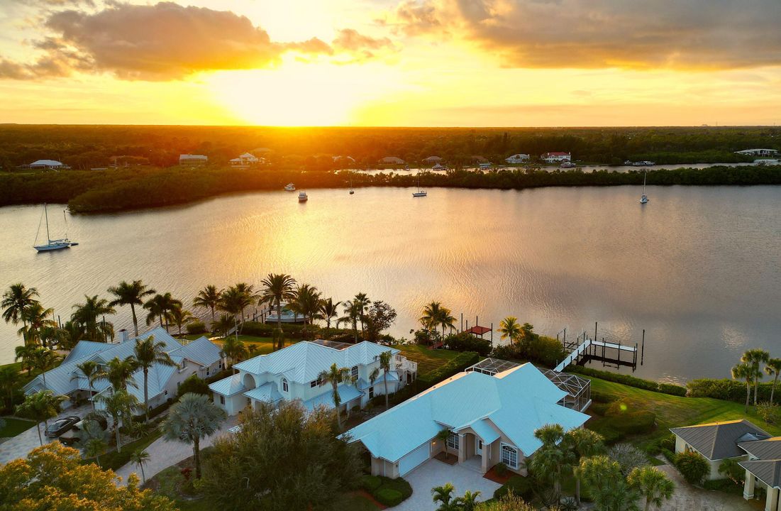 For Sale: $1,650,000 (3 beds, 3 baths, 2616 Square Feet)