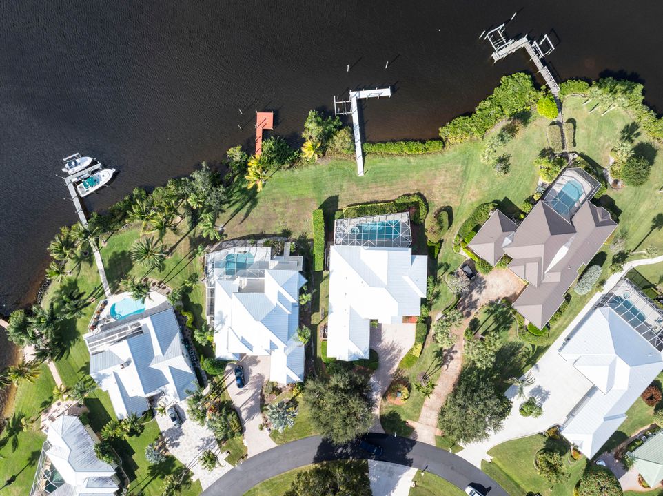 For Sale: $1,650,000 (3 beds, 3 baths, 2616 Square Feet)