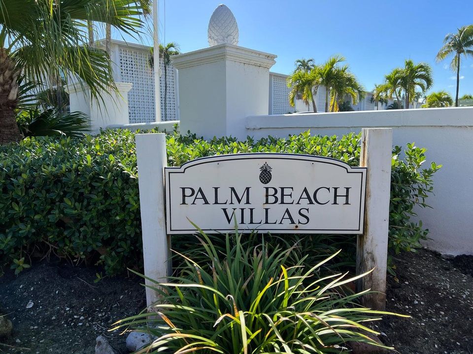 For Rent: $2,200 (1 beds, 1 baths, 714 Square Feet)