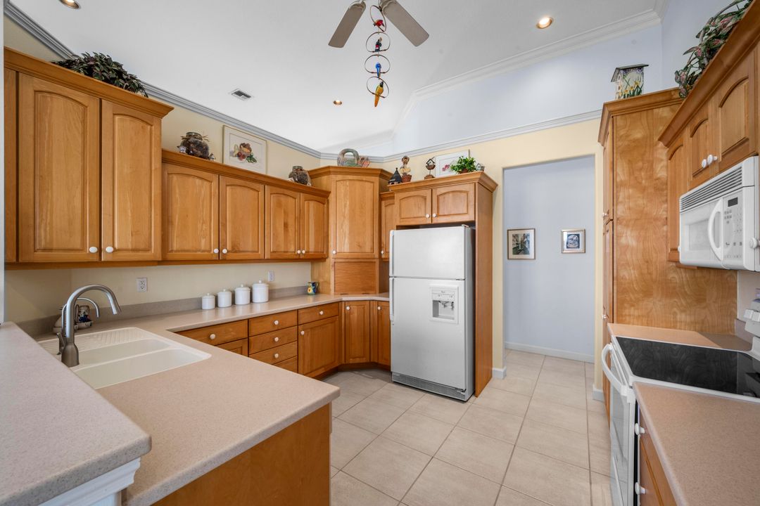 For Sale: $1,650,000 (3 beds, 3 baths, 2616 Square Feet)