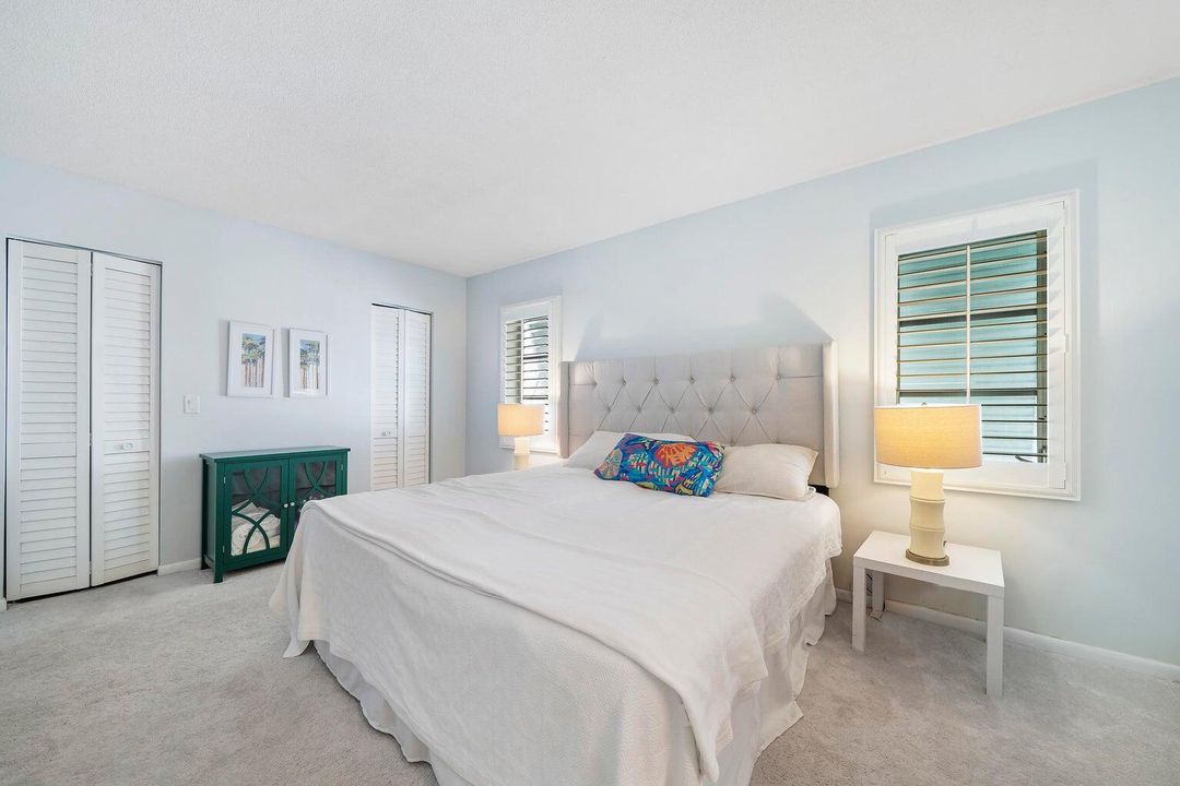 For Rent: $2,200 (1 beds, 1 baths, 714 Square Feet)