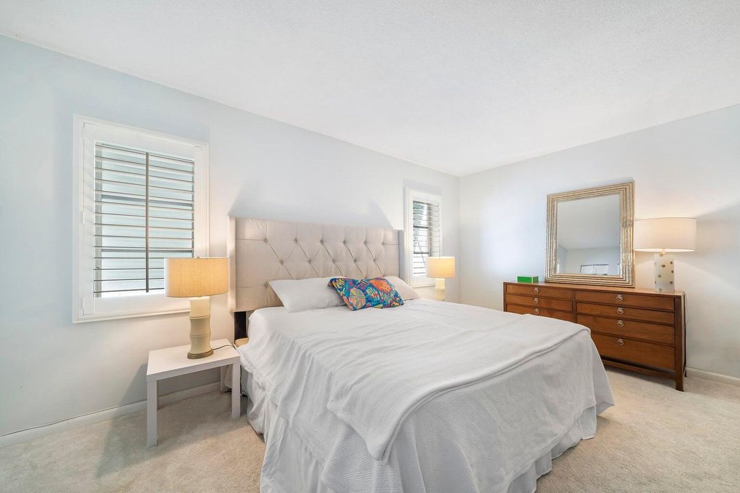 For Rent: $2,200 (1 beds, 1 baths, 714 Square Feet)