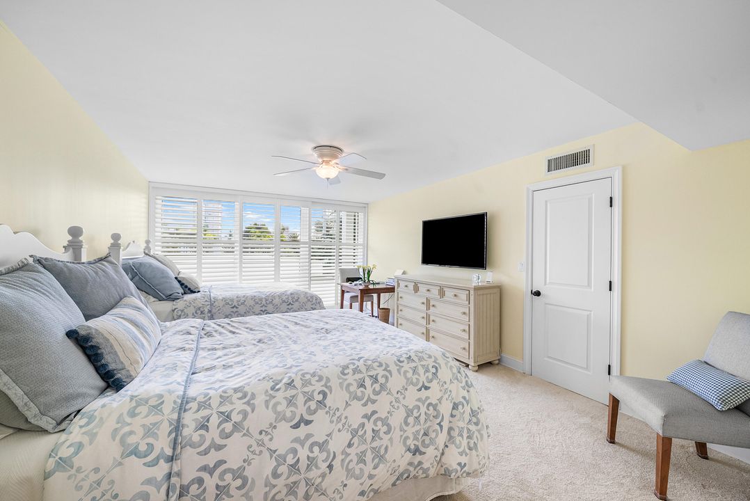 For Sale: $1,595,000 (3 beds, 3 baths, 1834 Square Feet)