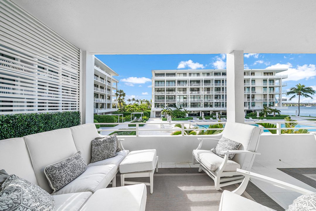 For Sale: $1,595,000 (3 beds, 3 baths, 1834 Square Feet)