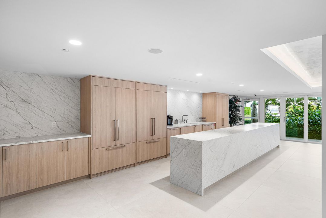 For Sale: $1,595,000 (3 beds, 3 baths, 1834 Square Feet)