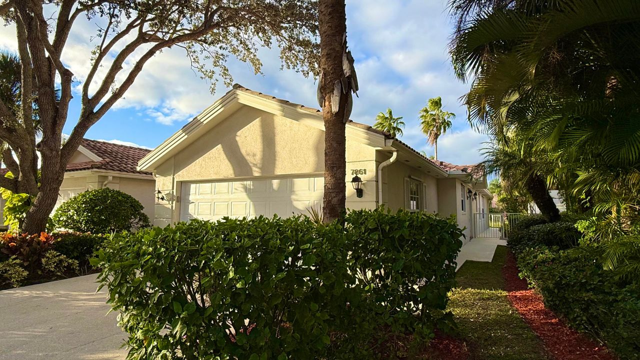 For Sale: $409,900 (2 beds, 2 baths, 1680 Square Feet)