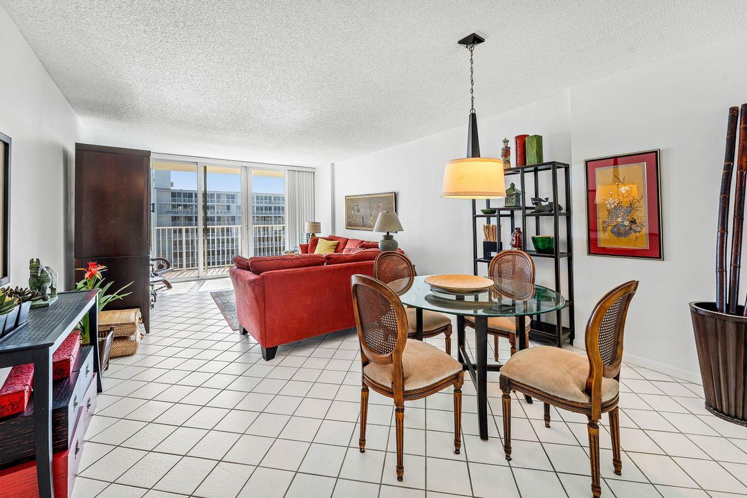 出租: $2,200 (1 贝兹, 1 浴室, 785 平方英尺)