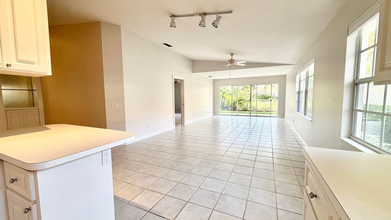 For Sale: $409,900 (2 beds, 2 baths, 1680 Square Feet)