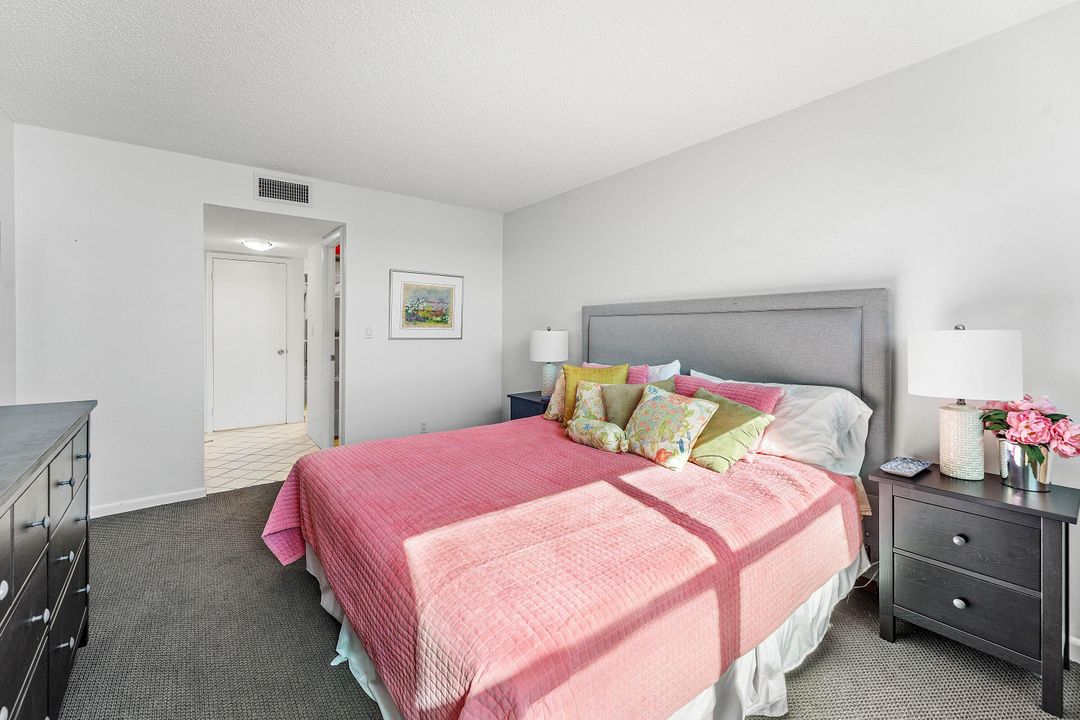 出租: $2,200 (1 贝兹, 1 浴室, 785 平方英尺)