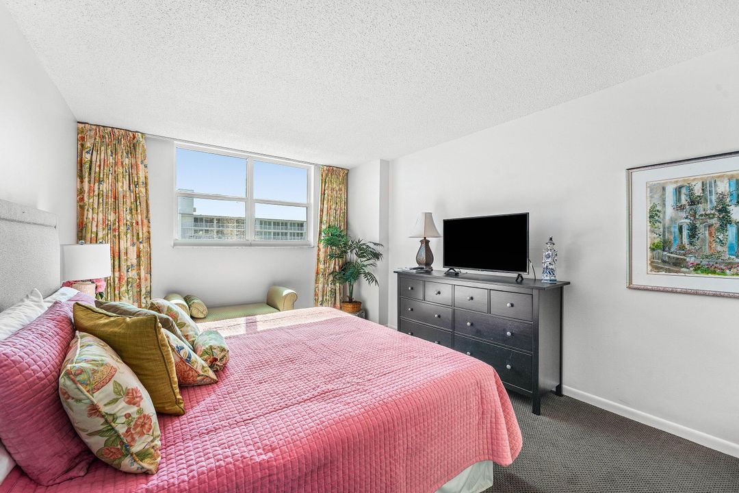 出租: $2,200 (1 贝兹, 1 浴室, 785 平方英尺)