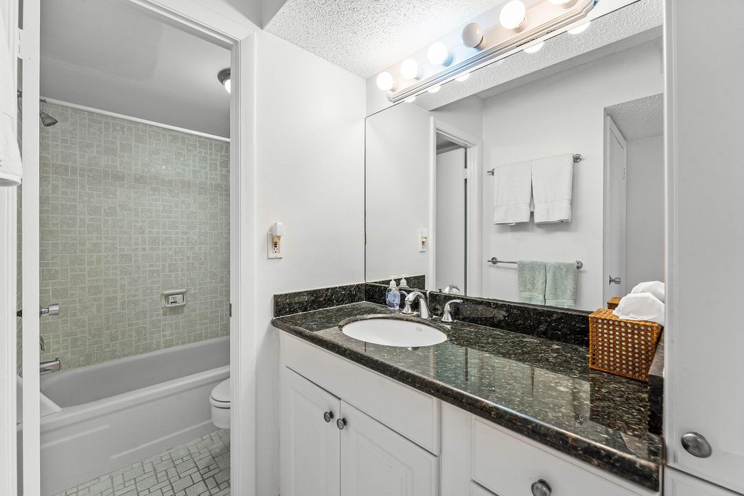 出租: $2,200 (1 贝兹, 1 浴室, 785 平方英尺)