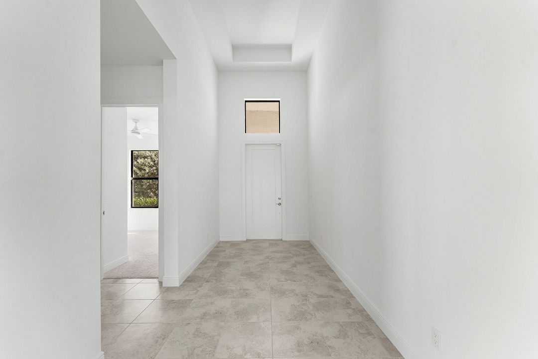 En Venta: $749,000 (3 camas, 3 baños, 2554 Pies cuadrados)