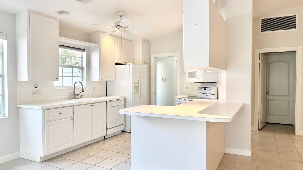 For Sale: $409,900 (2 beds, 2 baths, 1680 Square Feet)