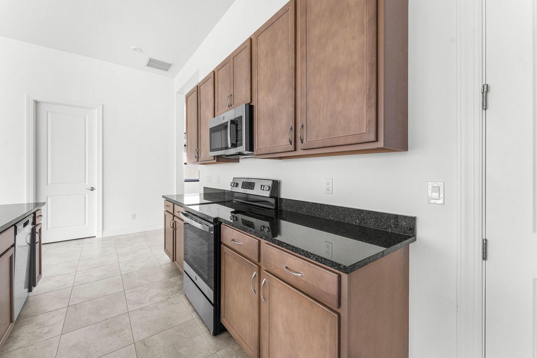 En Venta: $749,000 (3 camas, 3 baños, 2554 Pies cuadrados)